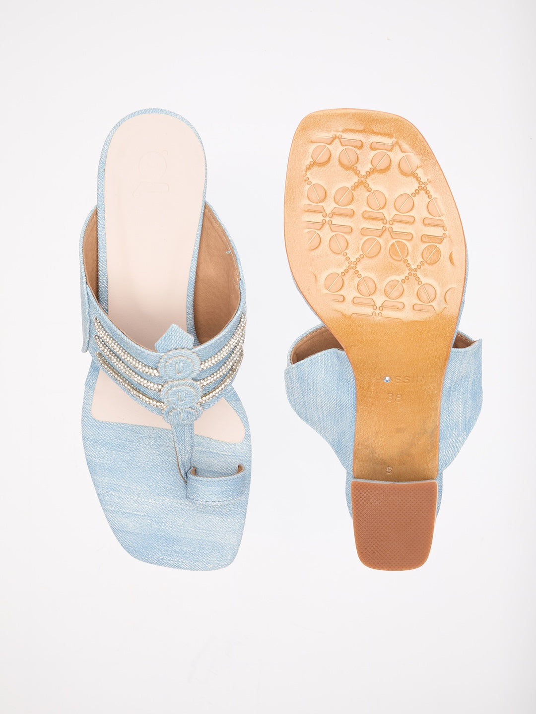 Noor Kohlapuri Heels