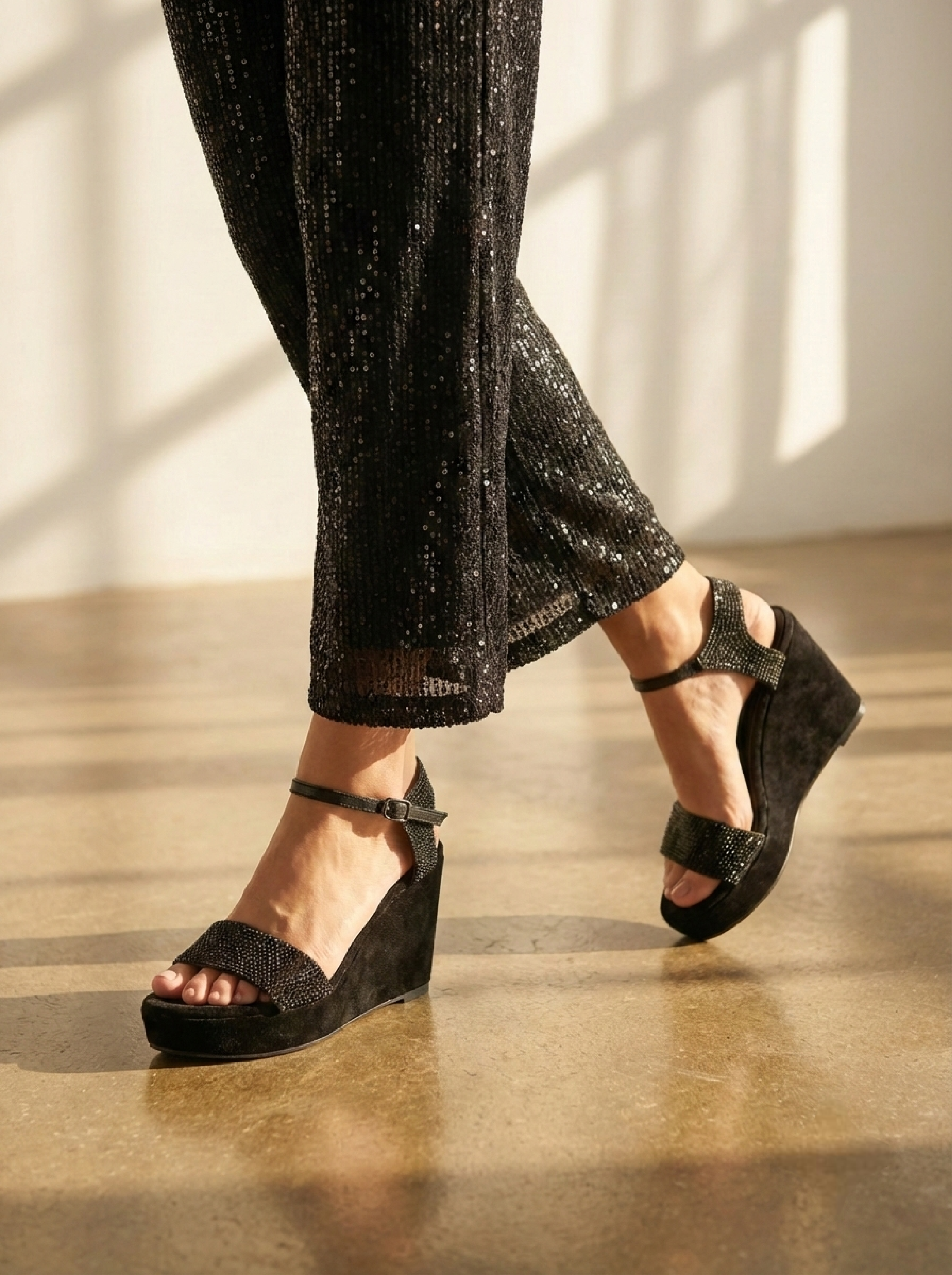 BOMBAY VELVET PLATFORMS
