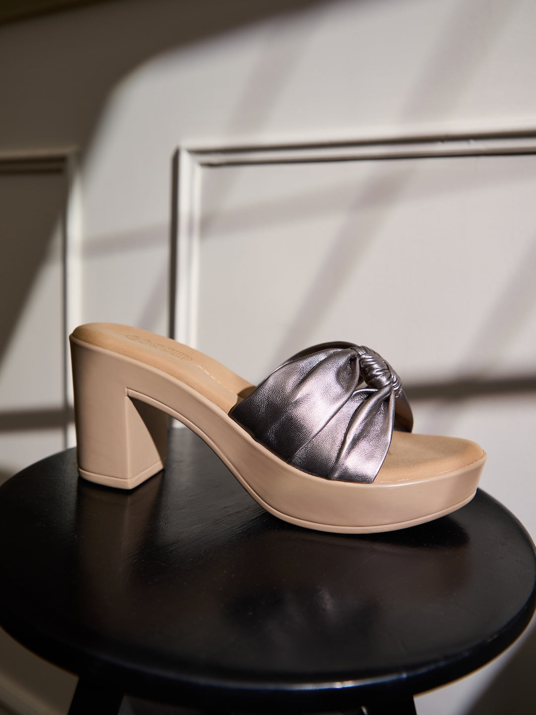 Cleo Knot Slides