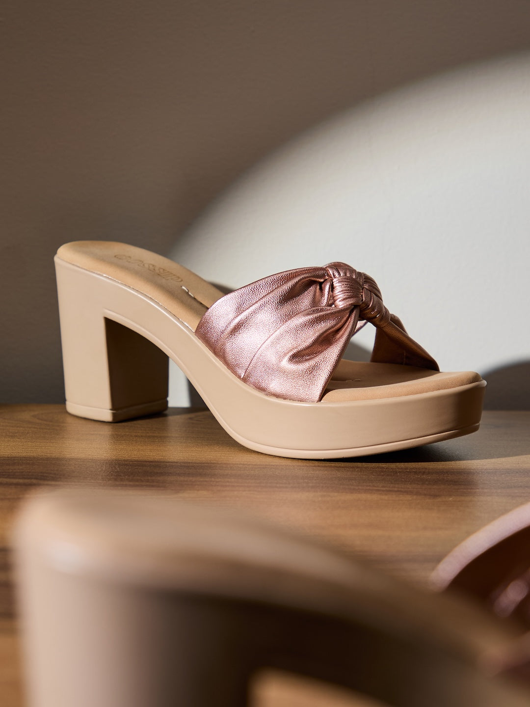 Cleo Knot Slides