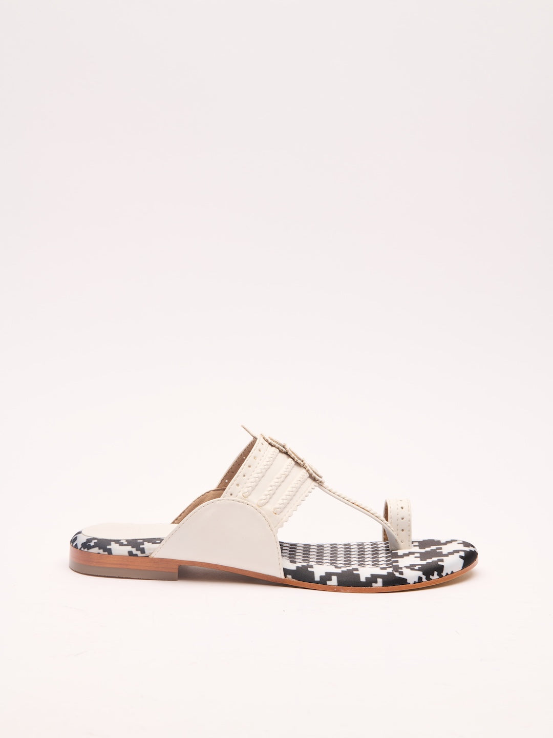 Houndstooth haze kolhapuris
